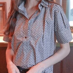 NWT Never A Wallflower Everything S/S Top Chevron Size XSmall